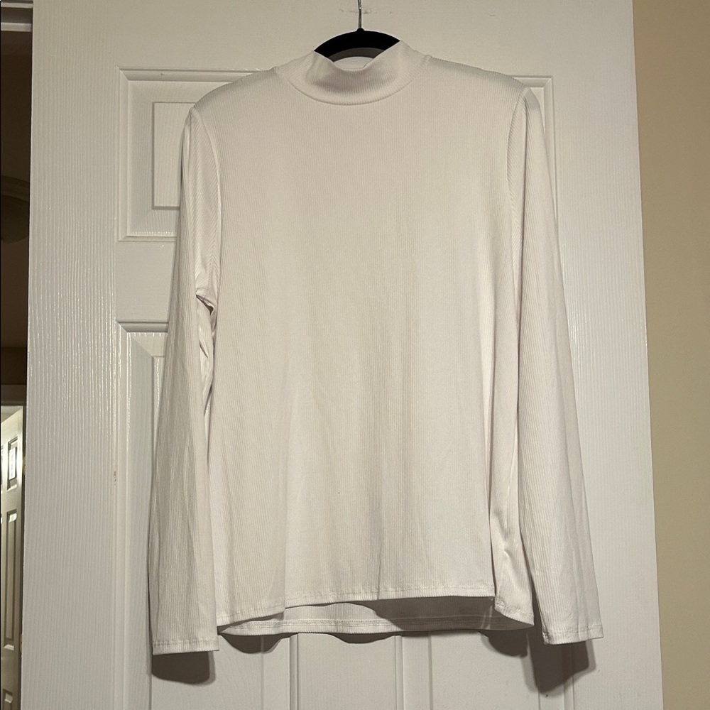 No Boundaries Women's White Long Sleeve Blouse